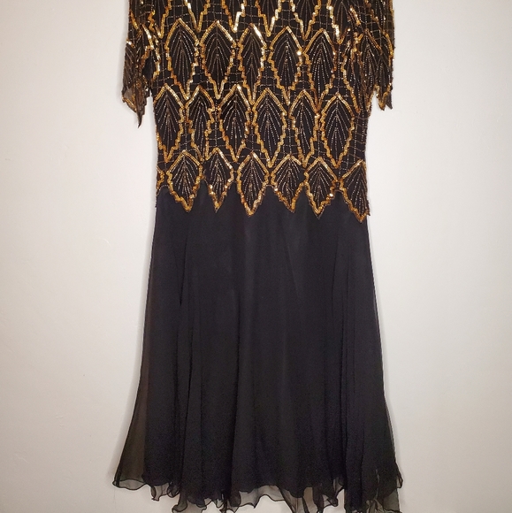 Golden Leaf Beaded and Sequin Black and Gold Flowy Short Sleeve Evening Dress - Picture 6 of 16